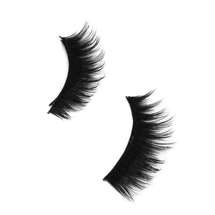 magnetic eyelashes.jpg